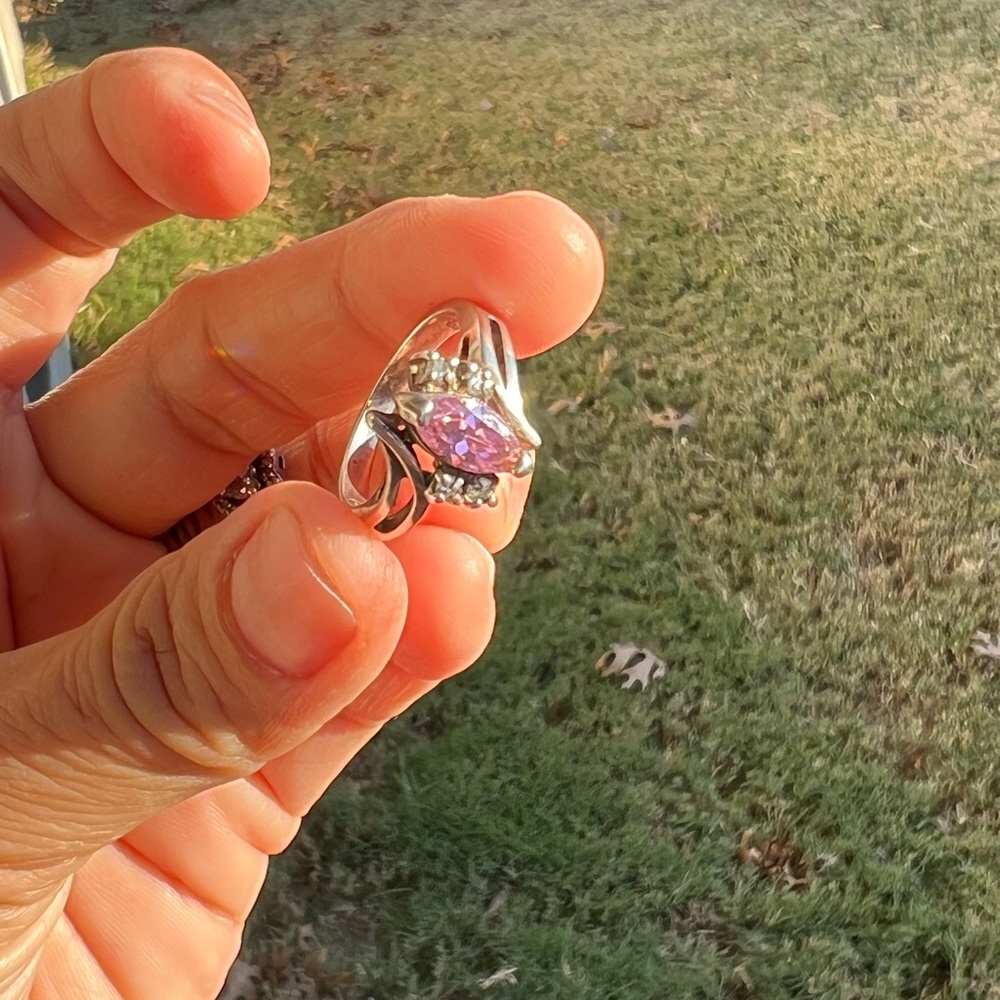Elegant Sterling Silver and Pink Gemstone Ring stamped 925 - Picture 8 of 10